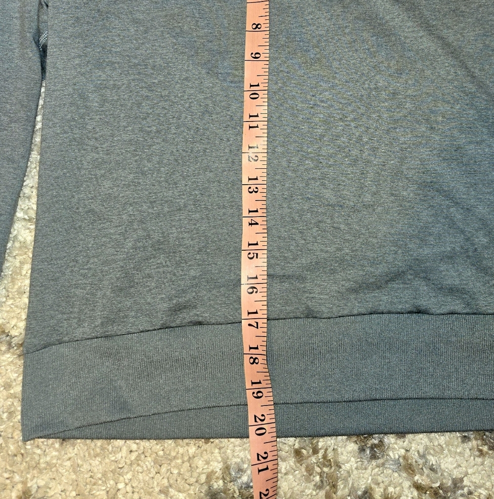 Vuori Sweatshirt Womens XS Blue Gray Crewneck Raglan Pullover Athletic VW241 - Picture 6 of 6